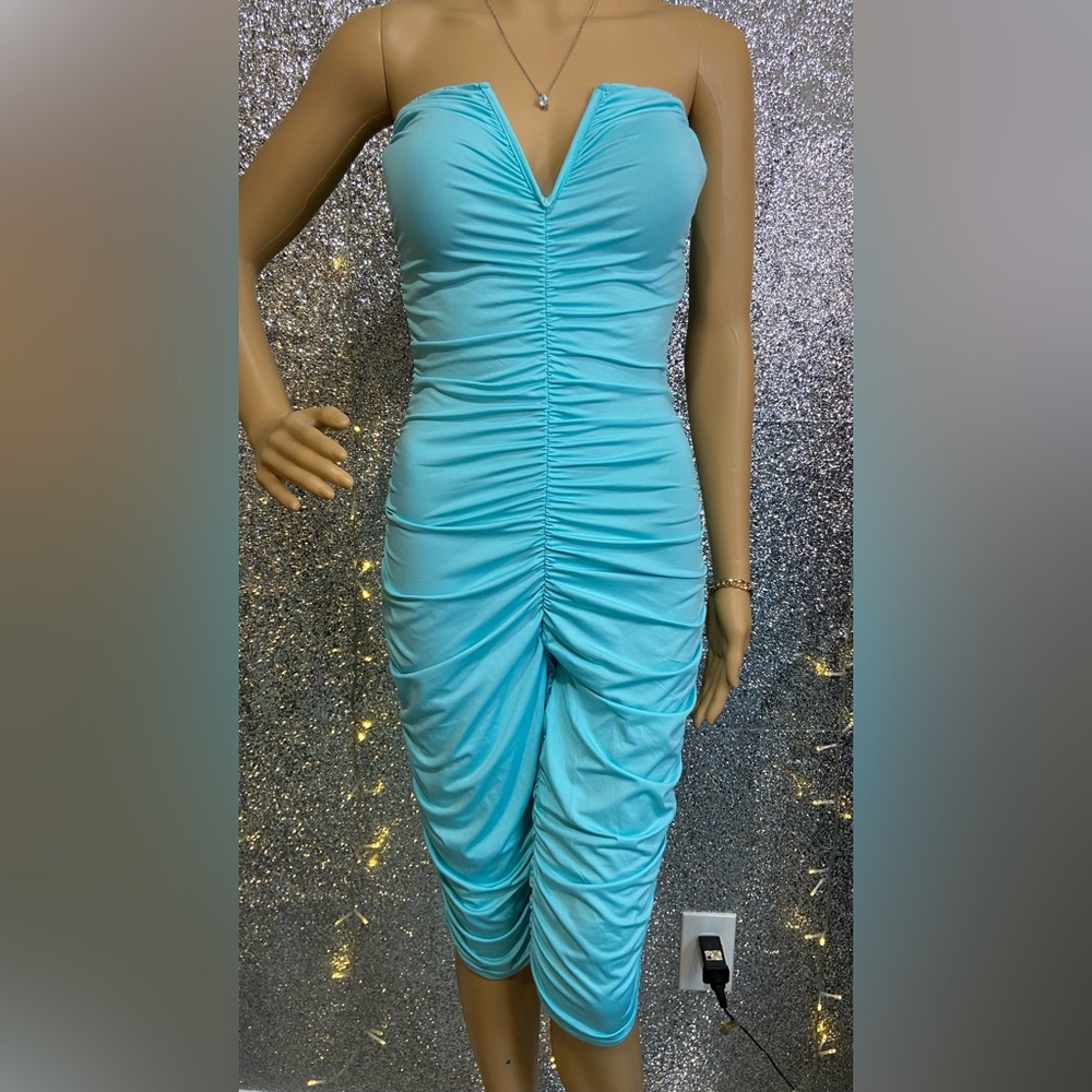 Strapless V-Wire Ruched Romper